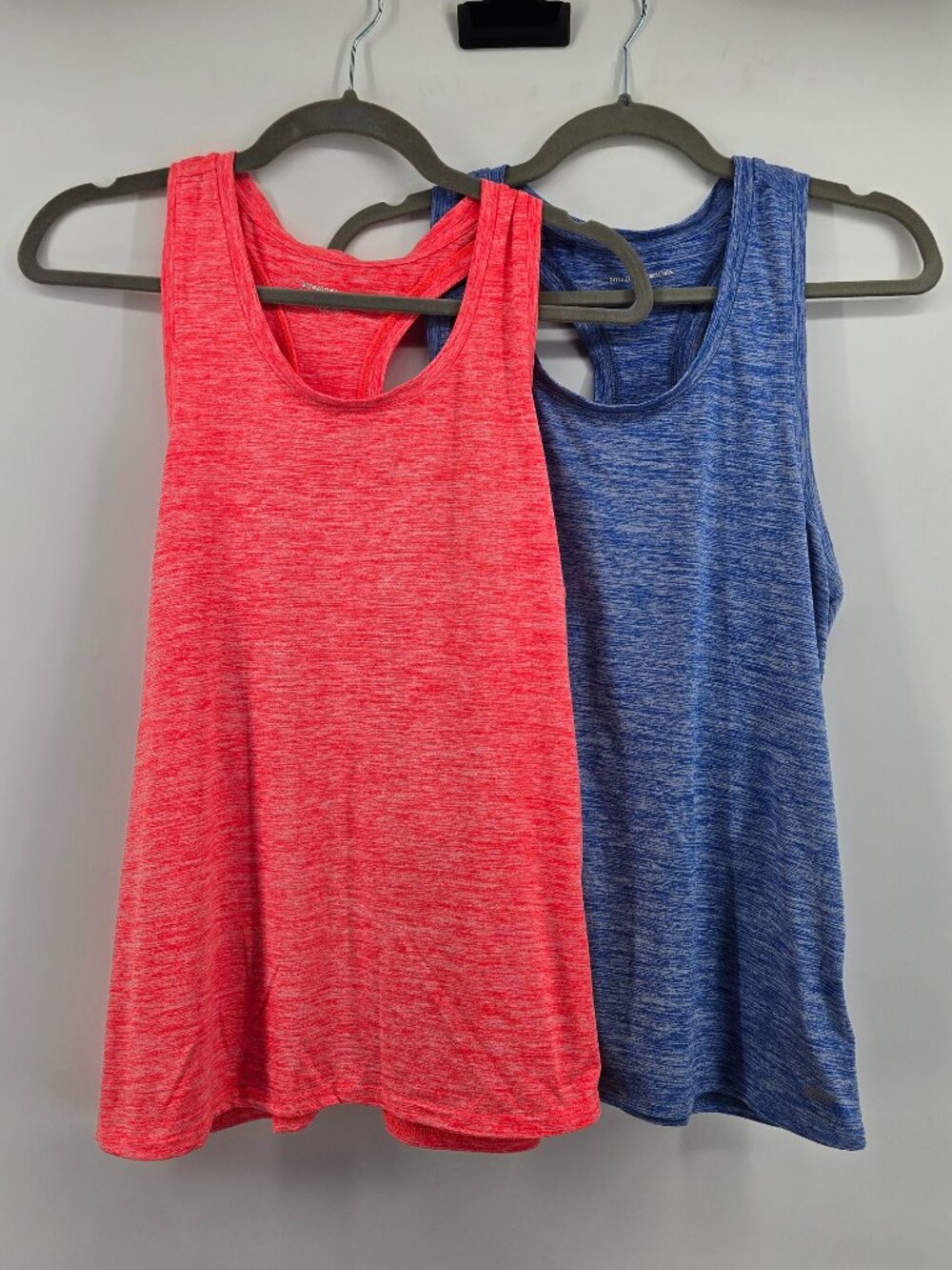 Amazon Essentials Active Quick Dry Racerback Tank Tops - L Coral/Blue